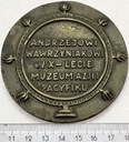 Medal Andrzejowi Wawrzyniakowi w X-Lecie Muzeum