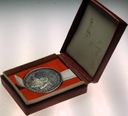Medal AK Za Honor I Ojczyznę 1945 Pokonani Niezwyciężeni ETUI